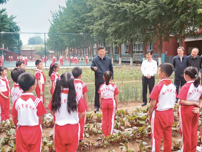 习近平：培养德智体美劳全面发展...